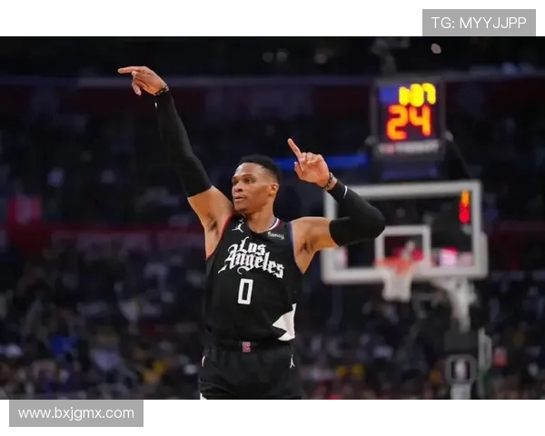 张佳玮分析文班为球队快攻核心 2米3身高挑战基德威少魔术师角色